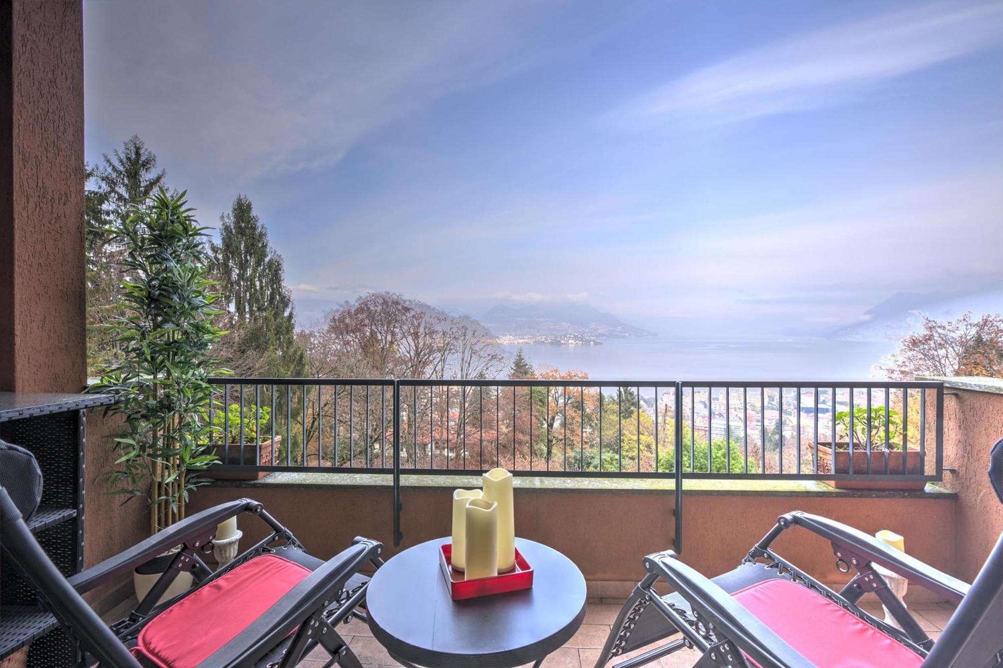 Апартаменты La Bellavista Penthouse Стреза Экстерьер фото