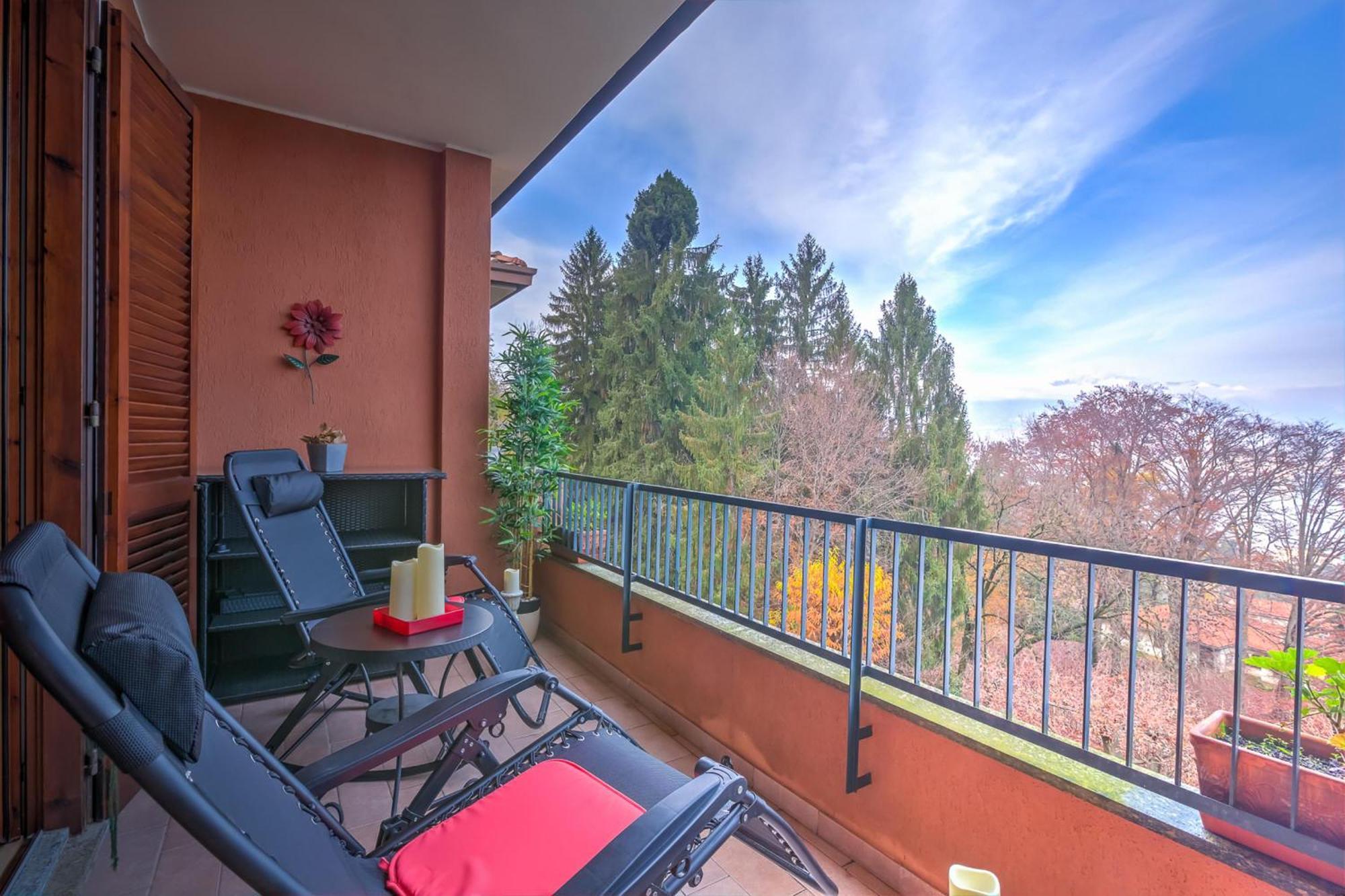 Апартаменты La Bellavista Penthouse Стреза Экстерьер фото